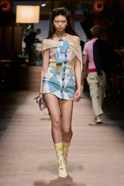 Look 5
